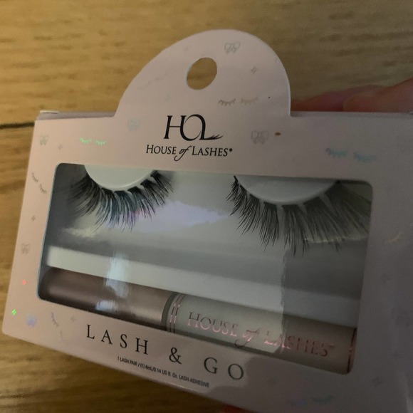 House of Lashes Siren Flare Lash & Go Kit False Faux Eyelashes Adhesive Wand New - Picture 3 of 10